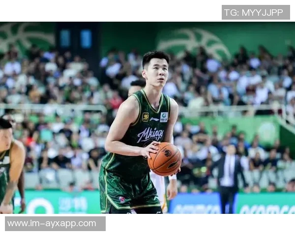 男篮集训名单揭晓赵睿赵继伟张镇麟领衔周琦郭昊文遗憾落选